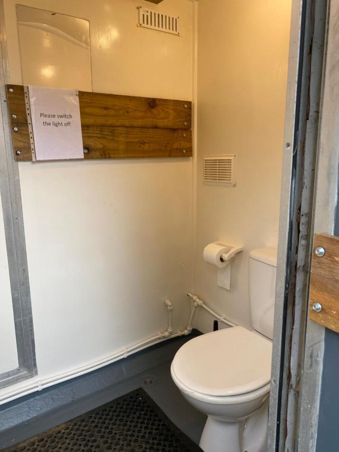 The Shepherd'S Hut - Wild Escapes Wrenbury Off Grid Glamping - Ages 12 And Over Baddiley ภายนอก รูปภาพ